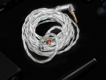 Description image for FiiO LC-2.5D 2.5mm Monocrystalline Pure Silver MMCX Earphone Cable